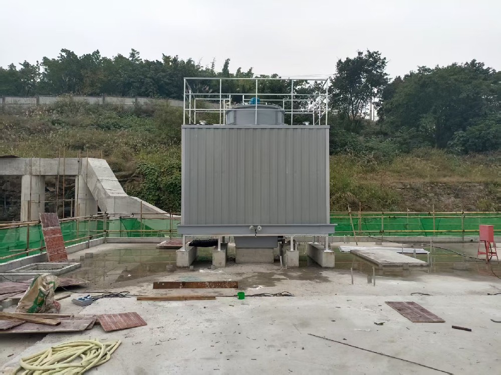 重庆万州区80吨方形横流冷却塔